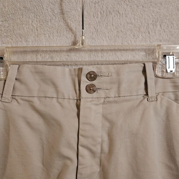 Dockers Shorts Tan 16 Women's Stretch  Flat Front Chino Casual Vacation Classic - Picture 2 of 8